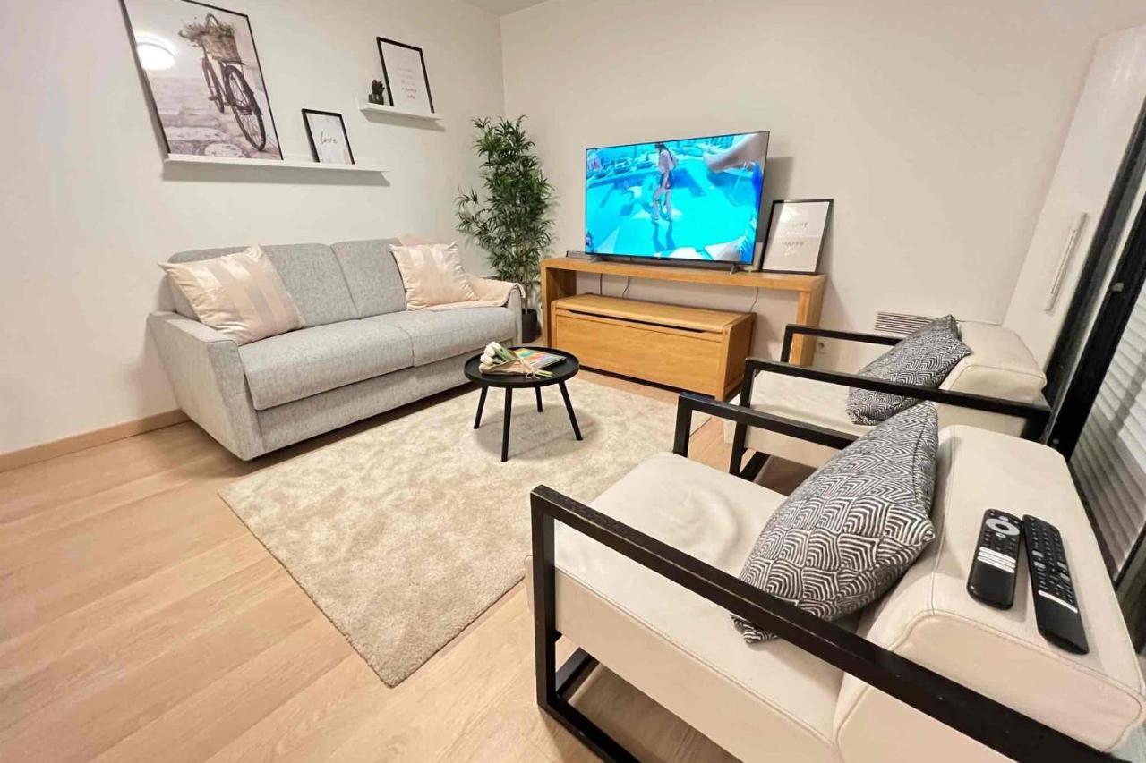 Very Quiet Apartment With Balcony Saint-Denis  Buitenkant foto