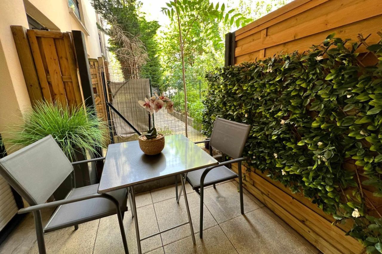 Very Quiet Apartment With Balcony Saint-Denis  Buitenkant foto